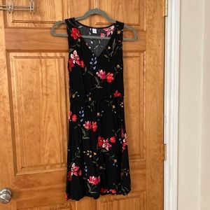 Old Navy Black & floral mid line dress XSmall